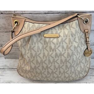 Michael Kors Jet Set Large Convertible Shoulder Bag